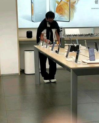 華為新機(jī)太緊俏,連成龍都沒(méi)買到