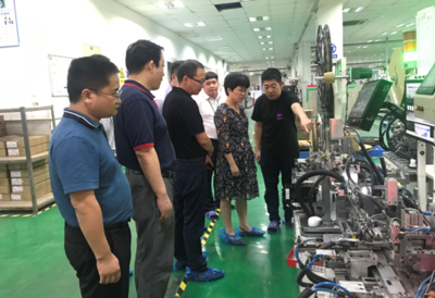 茅箭區(qū)領(lǐng)導(dǎo)化身“店小二”高效招商 四天跨四省考察十項目，文具產(chǎn)業(yè)成重點